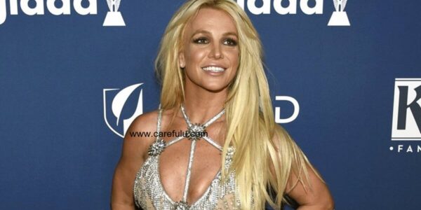 Britney Spears sparks concerns over nude photos posted on Instagram