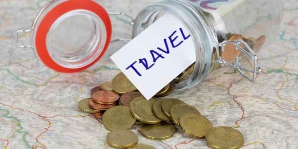 How to Handle Money While Traveling