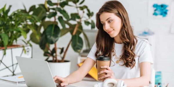Online Jobs10 Online Jobs for Students that You Can Turn into a Career or a Business from Home